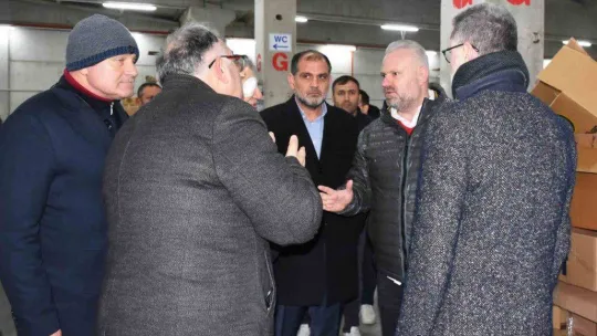 İzmirli belediyeler, depremzedelere yardımlarını sürdürüyor