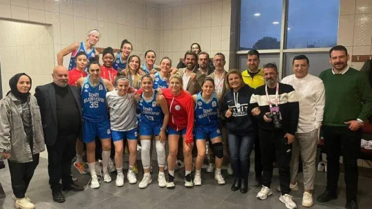 İzmit Belediyespor, Yalova'yı devirip seriyi 12 maça çıkardı