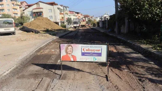 İzmit'te asfalt çalışmaları devam ediyor