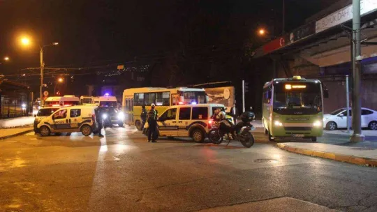 İzmit'te otobüs durağındaki şüpheli çanta polisi alarma geçirdi