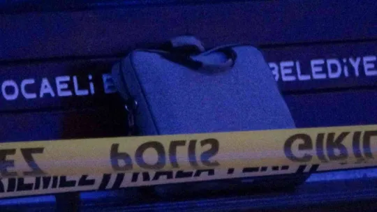 İzmit'te otobüs durağındaki şüpheli çanta polisi alarma geçirdi