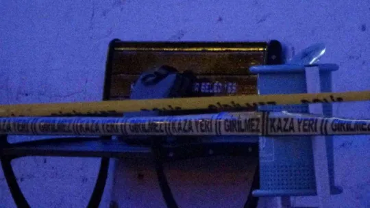 İzmit'te otobüs durağındaki şüpheli çanta polisi alarma geçirdi