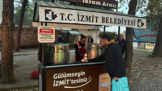 İzmit'te vatandaşlara çorba ikramı