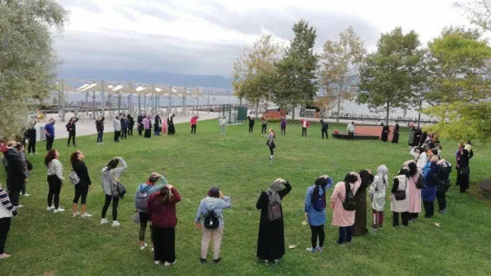İzmitli kadınlardan Dünya Yürüyüş Günü'nde 10 bin adım