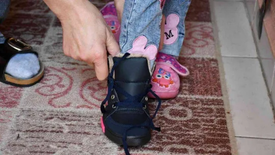 İznik Belediyesi'nden miniklere kışlık hediye