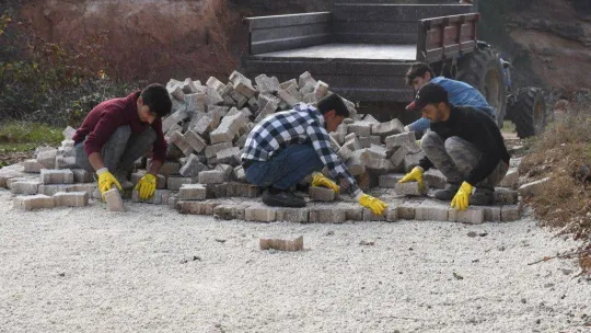 İznik'te merkezden taşraya çalışmalar sürüyor