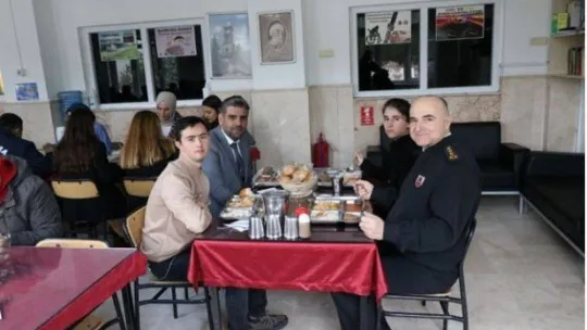 Jandarma özel öğrencileri misafir etti