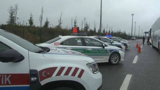 Jandarmadan kış lastiği denetimi