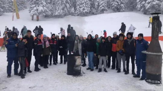 Jandarmadan lise öğrencilerine Uludağ sürprizi