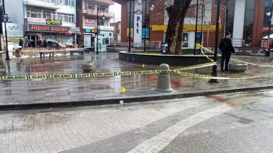 Kaçırdığı evli kadının kocası karşılarına çıkınca olanlar oldu: 3 yaralı