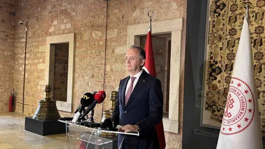 Kaçırılan eserler Mısır'a iade edildi