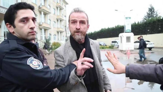 Kadıköy Belediyesinin çorba dağıtımına kantinciler ve okul yönetiminden müdahale