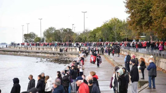 Kadıköy'de 'Ata'ya saygı zinciri' oluşturulacak