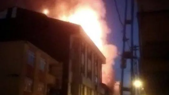 Kadıköy'de 3 katlı binada yaşanan patlamaya ait yeni görüntüler ortaya çıktı