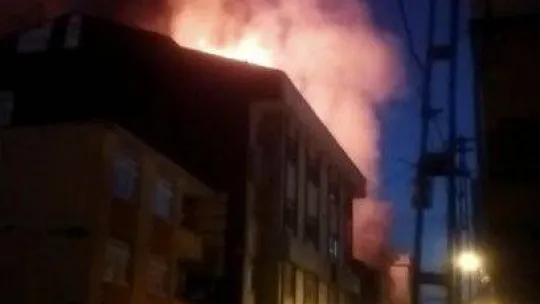 Kadıköy'de 3 katlı binada yaşanan patlamaya ait yeni görüntüler ortaya çıktı