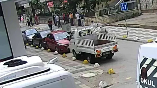 Kadıköy'de 30 yıllık arkadaşına kurşun yağdırdı