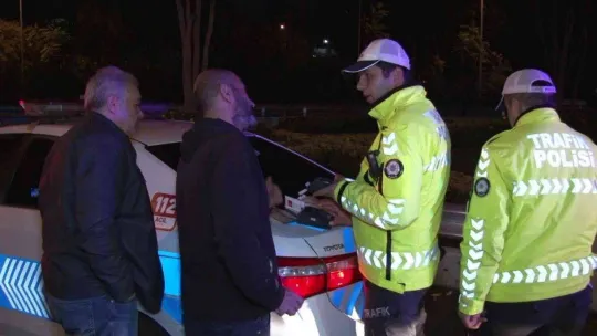 Kadıköy'de alkollü sürücünün arkadaşı: 'Hangi alkol ne alkolü' diyerek tepki gösterdi