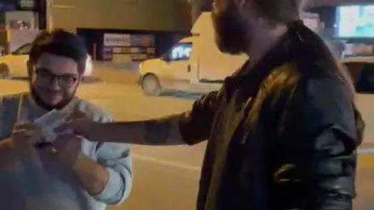 Kadıköy'de denetime takıldı, cezayı doğum günü olan arkadaşına hediye etti