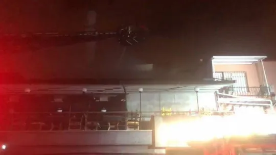 Kadıköy'de korkutan iş yeri yangını