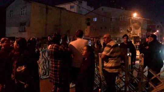 Kadıköy'de patlamanın yaşandığı mahalle sakinleri evlerine alındı