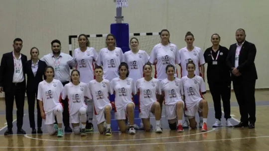 Kadın basketbolcular ilk maçında fark attı