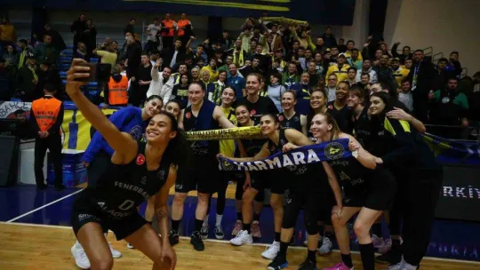 Kadınlar Euroleague: Fenerbahçe: 93 - Valencia Basket: 61