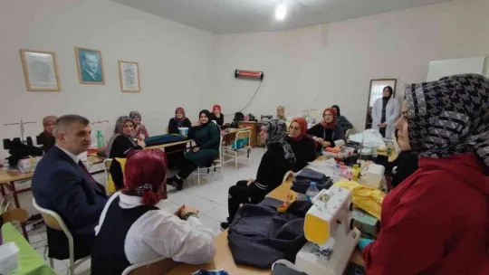 Kadınlar hem eğleniyor hem üretiyor