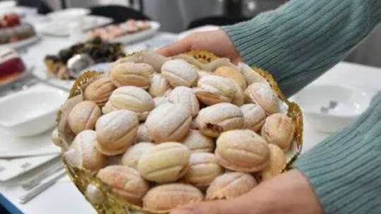 Kadınlar mutfağın püf noktalarını öğreniyor