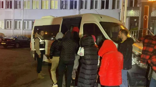 Kadınlara zorla fuhuş yaptıran çete çökertildi