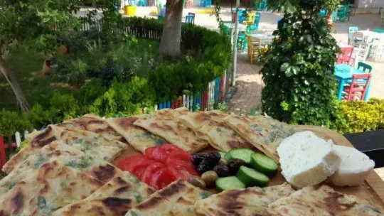 Kadınların elinden kışlık ürünler ve gözlemeler