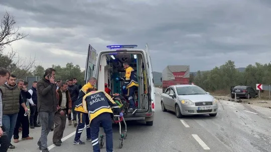 Kafa kafa çarpışan araçlardan sağ çıktılar