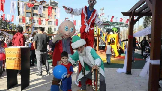 Kağıthane'de 'Halay Sokak Parkı' açıldı