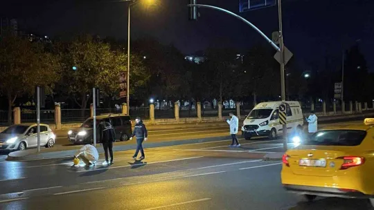 Kağıthane'de kırmızı ışıkta bekleyen lüks araca silahlı saldırı: 1 ölü