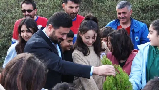 Kağıthane'de Milli Ağaçlandırma Günü'nde fidanlar toprakla buluştu