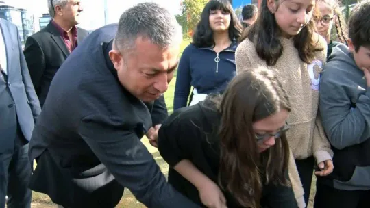 Kağıthane'de Milli Ağaçlandırma Günü'nde fidanlar toprakla buluştu