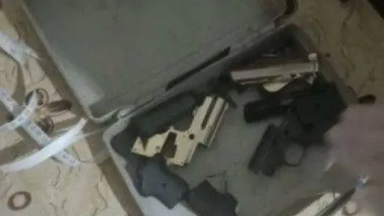 Kağıthane'de polisin baskın düzenlediği ev silah imalathanesi çıktı