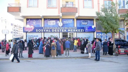 Kahramankazan Belediyesi, ilçedeki gerçek ihtiyaç sahibi 6 bin 522 aileye 20 ton kırmızı et dağıtıyor