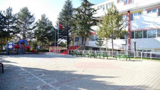 Kahramankazan Belediyesi Kreş ve Gündüz Bakımevi hizmete açıldı