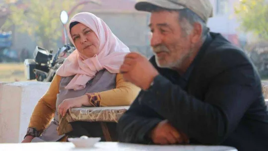 Kahvehaneye kadın eli değdi