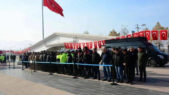 Kalbine yenik düşen polis memuru, son yolculuğuna uğurlandı