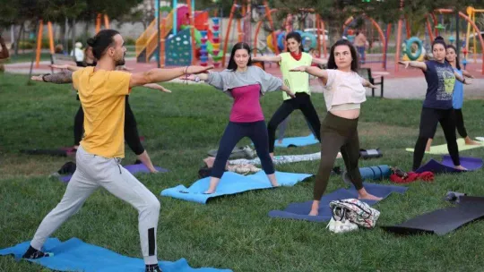 Kalp yogasıyla kalp sağlığına dikkat çektiler