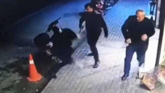 Kameraya yansıyan silahlı kavgada tutuklama