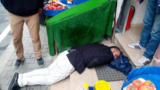 Kamyonet şoförüne 'neden kaçtın' diyerek tokat attı