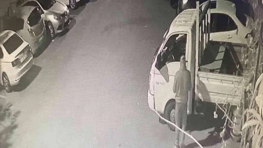 Kamyoneti çalınan 20 senelik oto elektrikçi, 'Ben onun kadar hızlı bu operasyonu gerçekleştiremem'