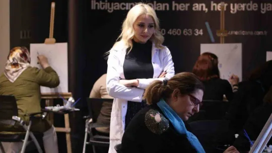 Kanser hastaları sanat ile hayata tutunuyor