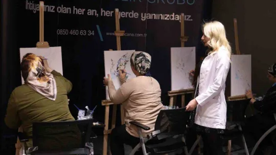 Kanser hastaları sanat ile hayata tutunuyor