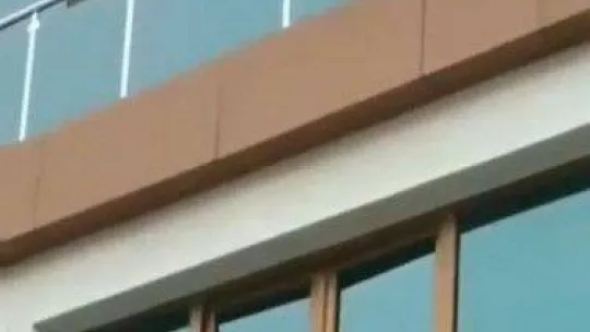 Kanser tedavisi gören öğretmene yürek ısıtan kutlama