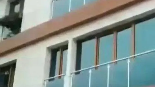 Kanser tedavisi gören öğretmene yürek ısıtan kutlama