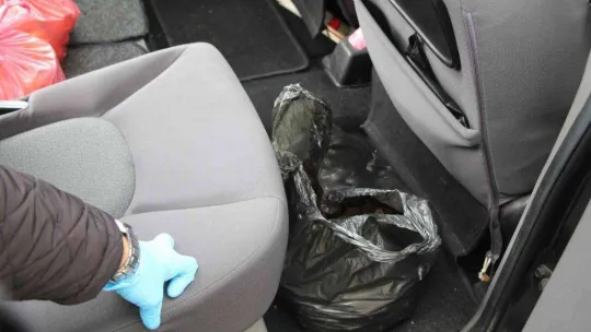 Kapıkule'de kaçakçılık operasyonu: 1 milyon liralık kaçak trüf mantarı ve kehribar ele geçirildi