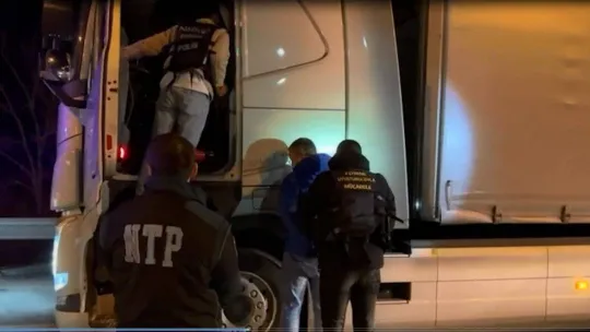 Kapıkule'den yurda giriş yapan tırda 39 kilo 298 gram skunk ele geçirildi